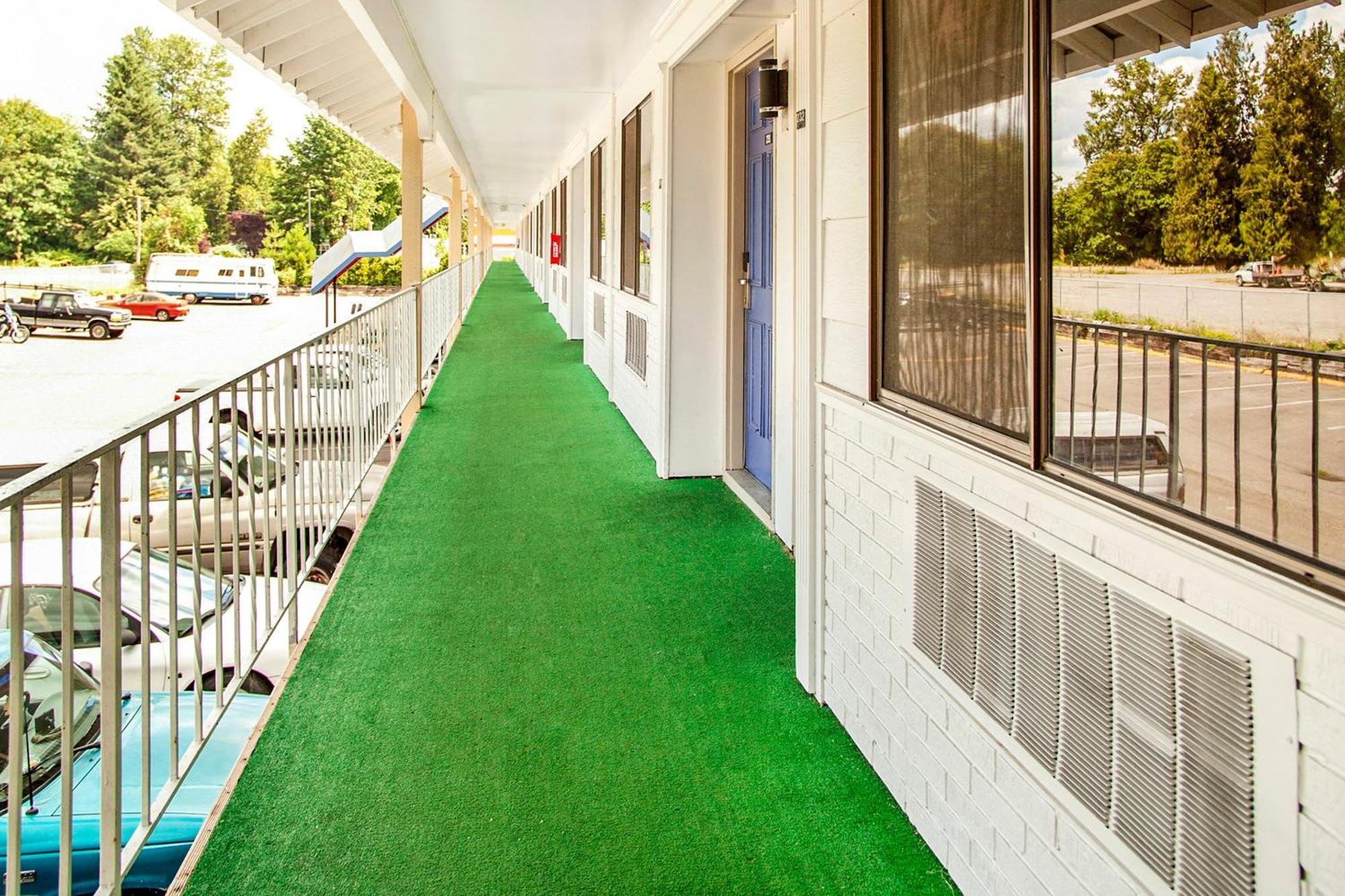 Oyo Hotel Centralia Exterior photo